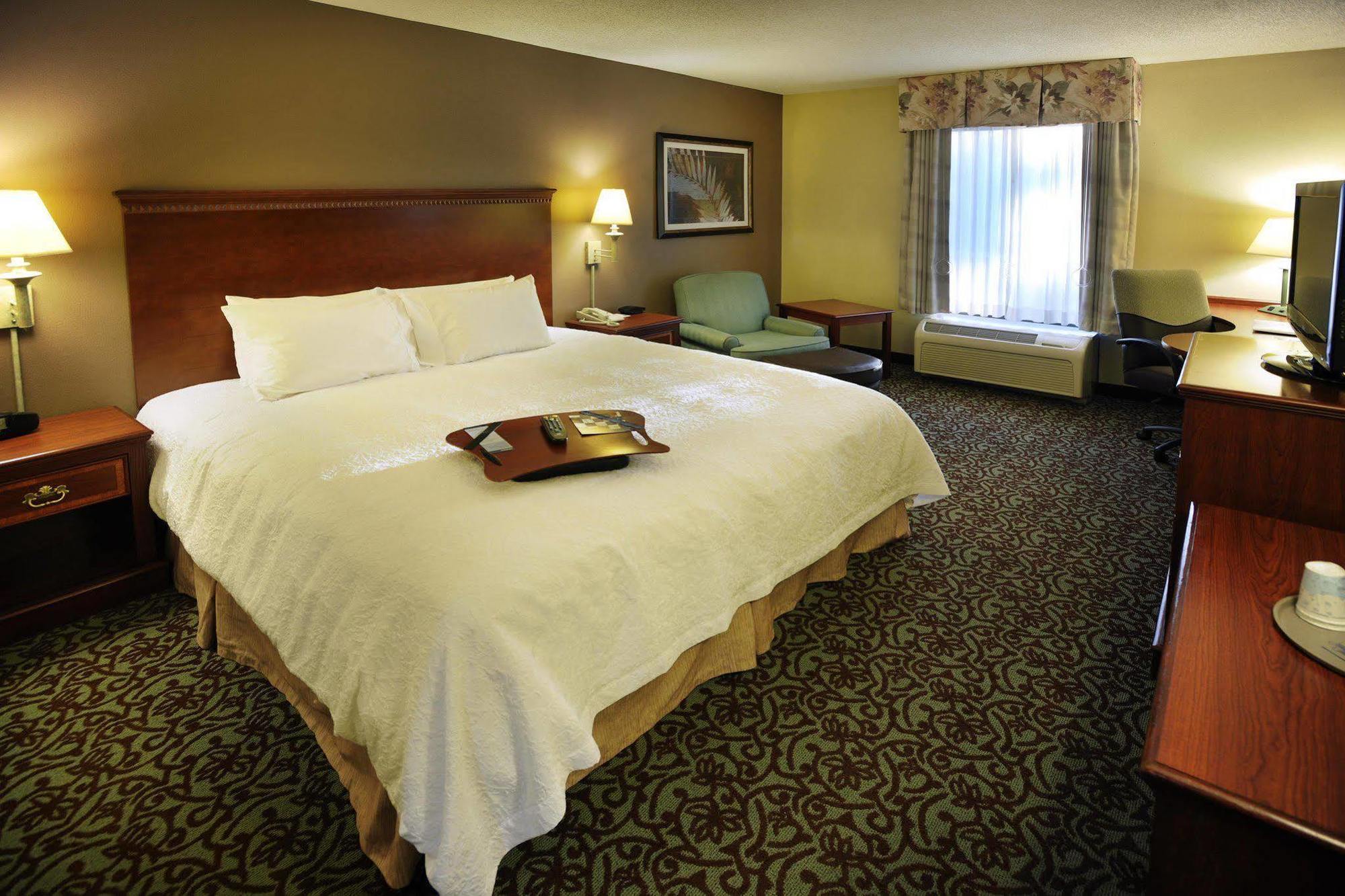 Hampton Inn Gallatin Bagian luar foto